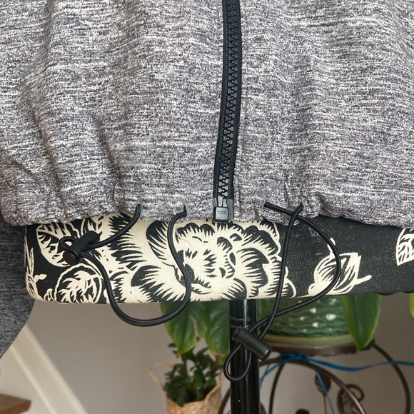 PINK windbreaker - Picture 7 of 11